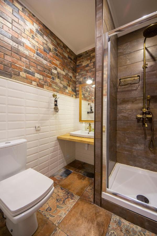 Self Check-In Apartments Near Landscape Alley Kijów Zewnętrze zdjęcie